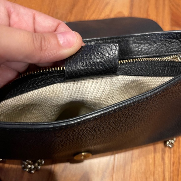 Authentic Gucci Crossbody - Picture 4 of 10